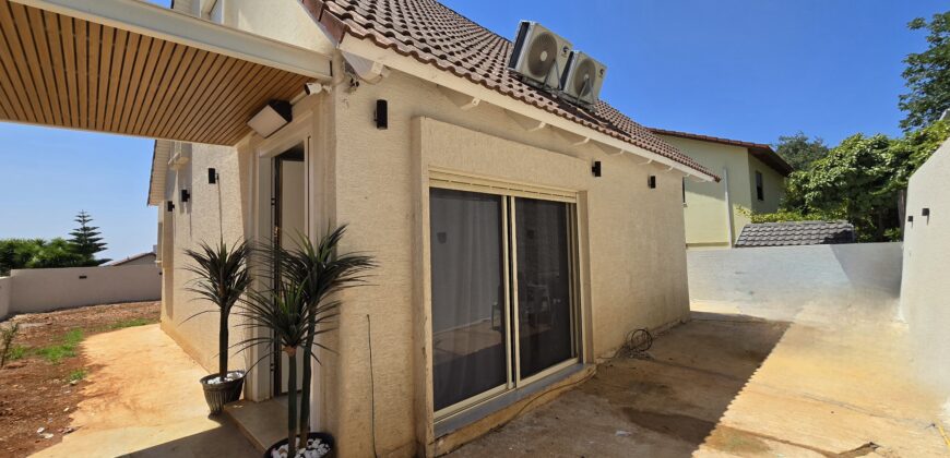 Menachem Begin, detached private house, newly renovated to a high standard