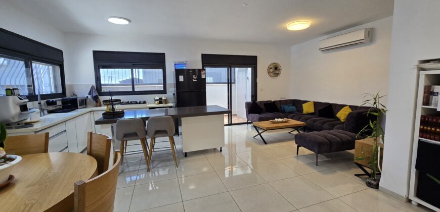 Neve Oranim, 6 rooms, one of them a master suite, garden, safe room (Mamad), and a separate unit