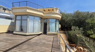 Semi-detached holiday villa with a pool and open view