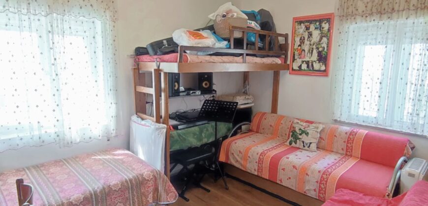 Spacious family apartment in a prime religious neighborhood!