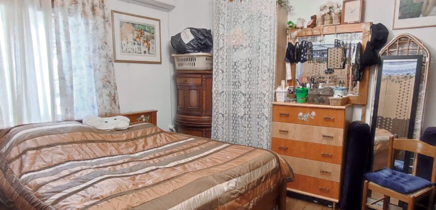 Spacious family apartment in a prime religious neighborhood!