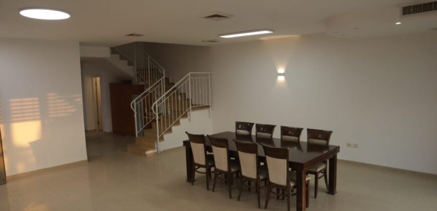 Private House for Rent in Ramat Shlomo