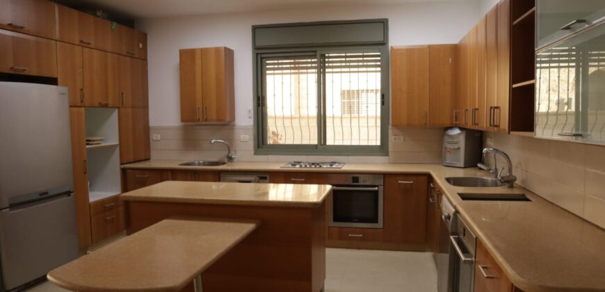 Private House for Rent in Ramat Shlomo