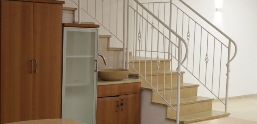 Private House for Rent in Ramat Shlomo