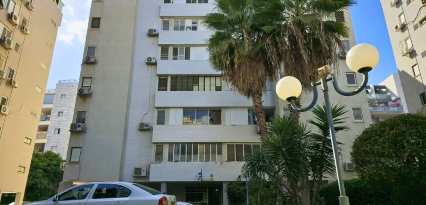 Hot Deal in the Heart of Netanya!