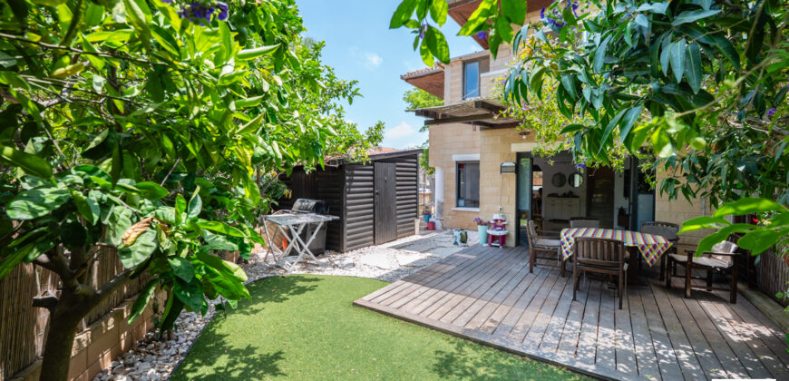 FOR SALE – Duplex Home on a quiet street in Binyamina