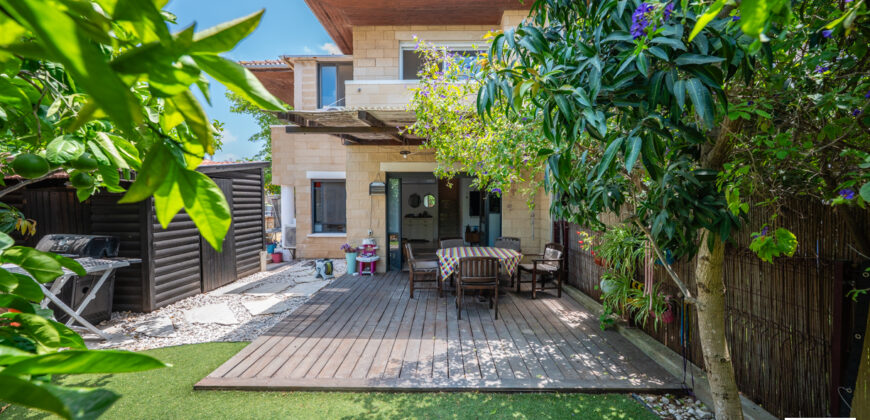 FOR SALE – Duplex Home on a quiet street in Binyamina