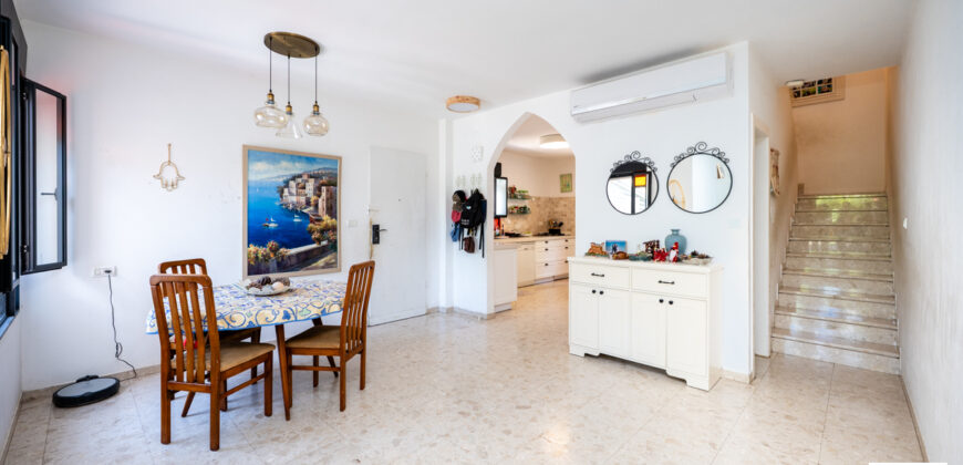 FOR SALE – Duplex Home on a quiet street in Binyamina