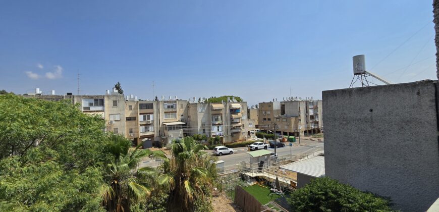 Chatzor – 4 Room Renovated Apartment