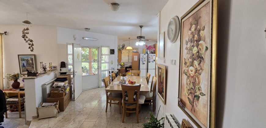 Private 5-Room House with Safe Room + Separate Unit and Garden!