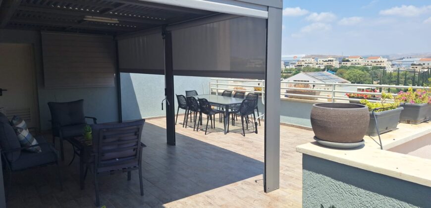 Beautiful penthouse in shoham !! Beautiful penthouse in shoham !!