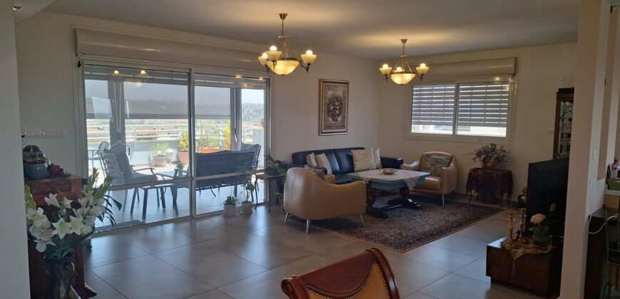 Beautiful penthouse in shoham !! Beautiful penthouse in shoham !!