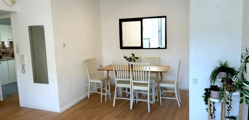 Spacious 4-Room Apartment in the Heart of Tel Aviv – No Brokerage Fees!