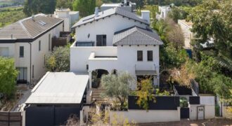 Rishpon Villa – A Rare Gem of Luxury, Privacy & Style