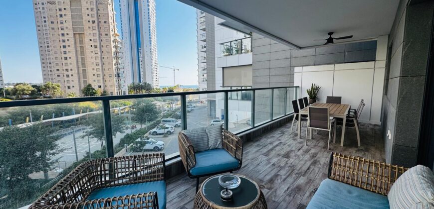 Ir Yamim – Netanya – Spacious and architecturally designed 5-room apartment
