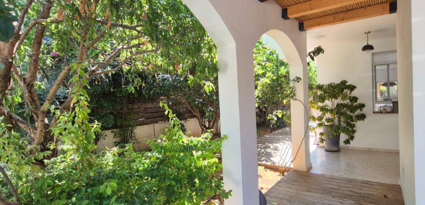 A charming Semi-Detached Home in Caesarea, IL A charming Semi-Detached Home in Caesarea, IL