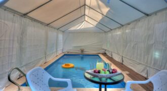 Private house in Neve Oranim with a safe room, swimming pool, and covered jacuzzi
