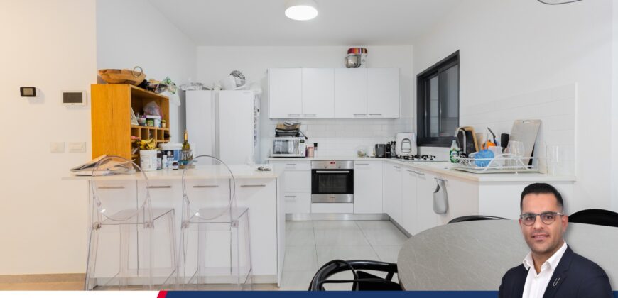 For Sale: 5-Room Apartment in Agamim Neighborhood – Excellent Real Estate Opportunity