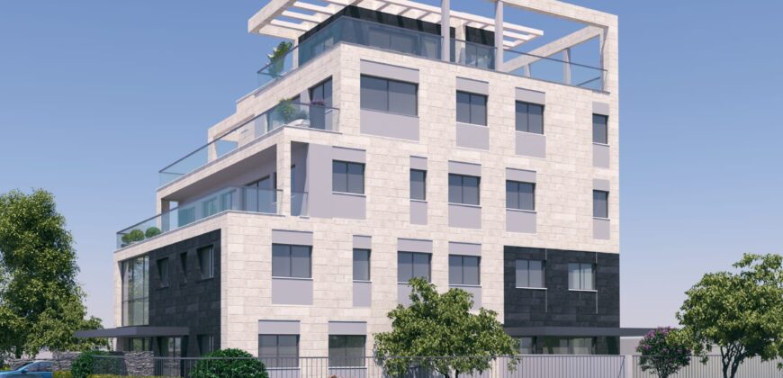 Triplex garden apartment in Hod Hasharon