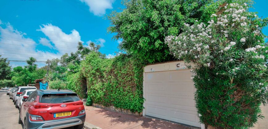 ✨ New on the Market – Renovated Semi-Detached House for Sale in Pardes Hanna – one of the safest areas in Israel✨