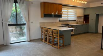 Beautiful Garden Duplex in Givot Eden