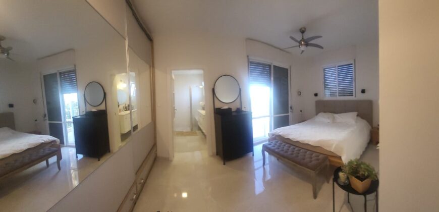 Stunning Private Villa for Sale in Ma’ale Adumim – No Brokerage Fees!