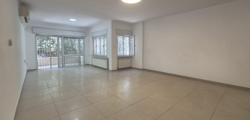 Spacious and Bright 4-Room Apartment in Old Arnona Spacious and Bright 4-Room Apartment in Old Arnona