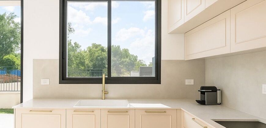 ✨ Luxurious Semi-Detached Home in Pardes Chana!