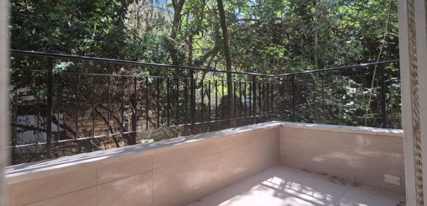 Spacious and Bright 4-Room Apartment in Old Arnona Spacious and Bright 4-Room Apartment in Old Arnona