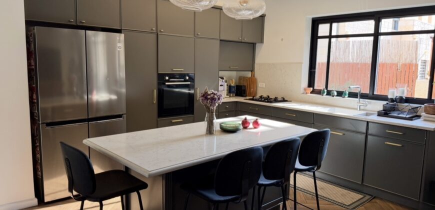 Beautiful Semi-Detached Home for Sale in Moriah (Buchman South) – Quiet, Renovated & Move-in Ready