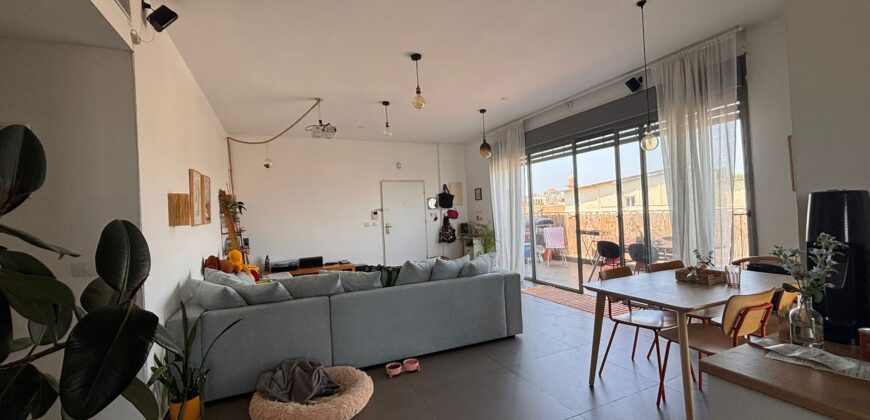 Elegant 4-Bedroom Apartment for Sale in Jaffa – Modern Building with Parking & Sea Glimpse Elegant 4-Bedroom Apartment for Sale in Jaffa – Modern Building with Parking & Sea Glimpse