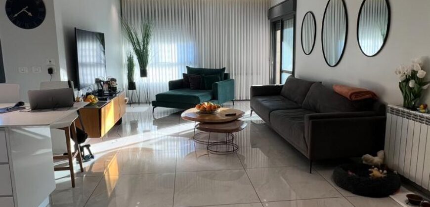 Rare Opportunity – Stunning Penthouse for Sale in Jerusalem! No Brokerage Fees Rare Opportunity – Stunning Penthouse for Sale in Jerusalem! No Brokerage Fees