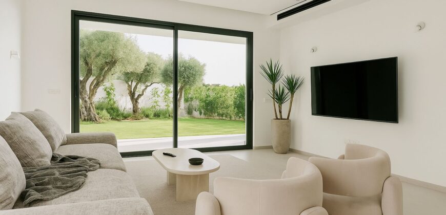 ✨ Luxurious Semi-Detached Home in Pardes Chana!