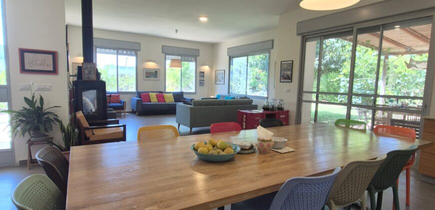 Country House for Sale in Caesarea