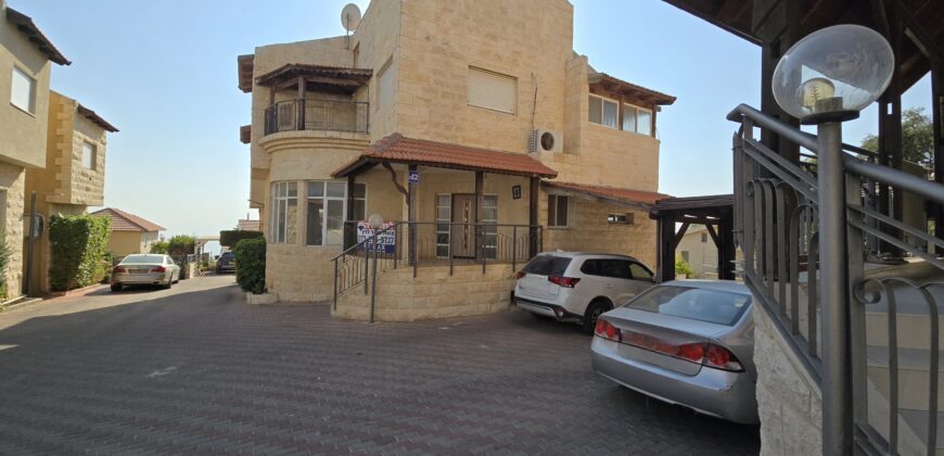 בית דו משפחתי 5 חד’ כולל ממד + יחידה עם גינה!