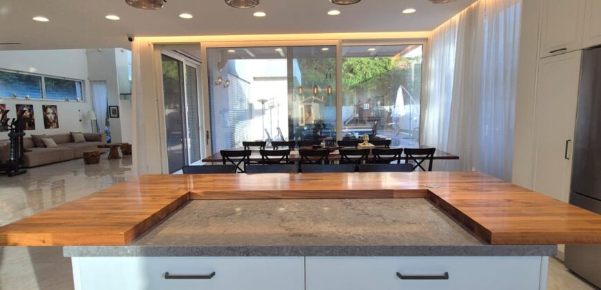 Where luxury meets serenity – moments from the golf course in Caesarea