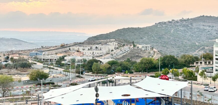 4 Bedrooms Apartment for Sale