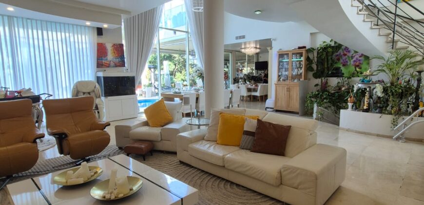 🏡 For Rent in Caesarea, Israel – A Fully Furnished Luxury Villa That Feels Like a Private Resort🌴