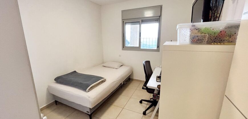 4 Bedrooms Apartment for Sale