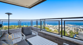 For sale! No brokerage fees! A rare luxury penthouse in a perfect location with a breathtaking view!