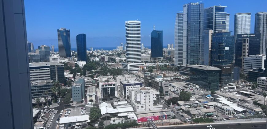 19th floor in Tel Aviv With Balcony