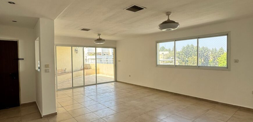 Exclusive 6 Room Penthouse – Kfar Saba