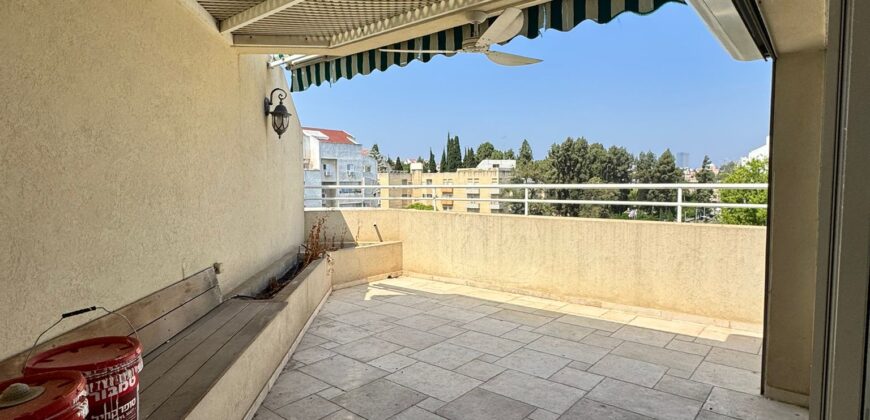 Exclusive 6 Room Penthouse – Kfar Saba