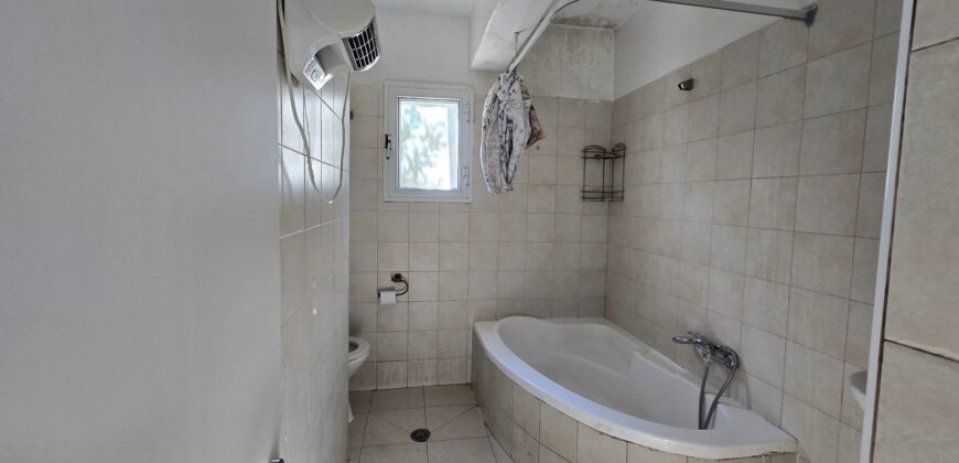 בשבעה, דירת קרקע, 4 חד, חצר קדמית ואחורית