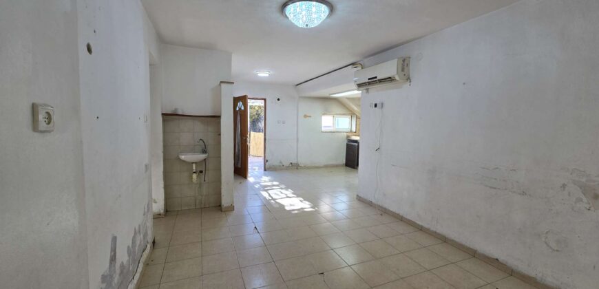 בשבעה, דירת קרקע, 4 חד, חצר קדמית ואחורית