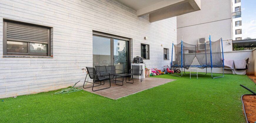 Bargain!! Garden apartment for sale in the Or Yam neighborhood! Price 2.45M