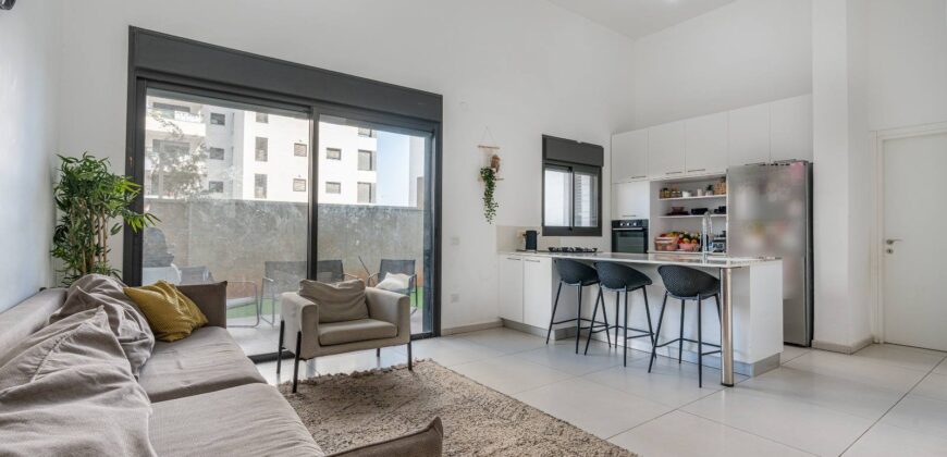 Bargain!! Garden apartment for sale in the Or Yam neighborhood! Price 2.45M