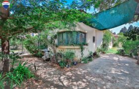 Stunning detached house in Pardes Hanna Karkur