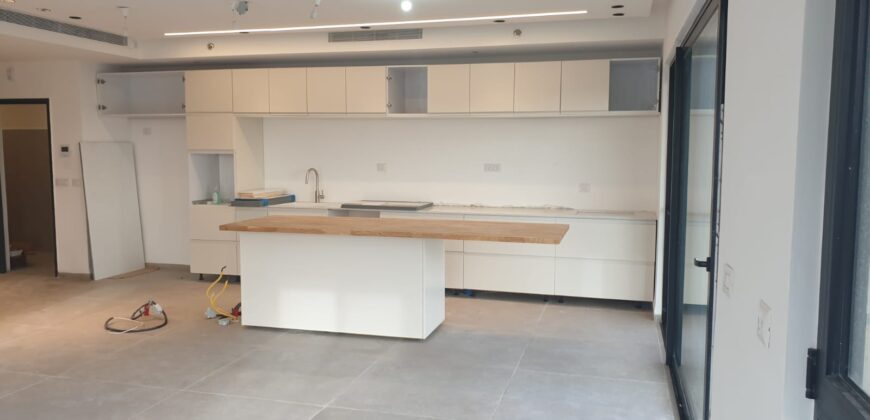 For sale a rare opportunity in the center of Carmel – Haifa! 4 new apartments for sale in a luxury boutique building after TAMA 38 in a 5-story building with an elevator.