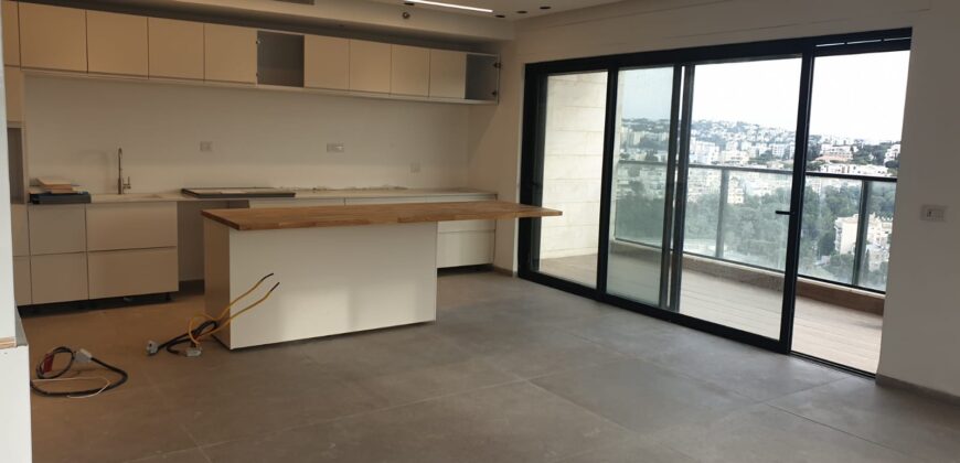 For sale a rare opportunity in the center of Carmel – Haifa! 4 new apartments for sale in a luxury boutique building after TAMA 38 in a 5-story building with an elevator.